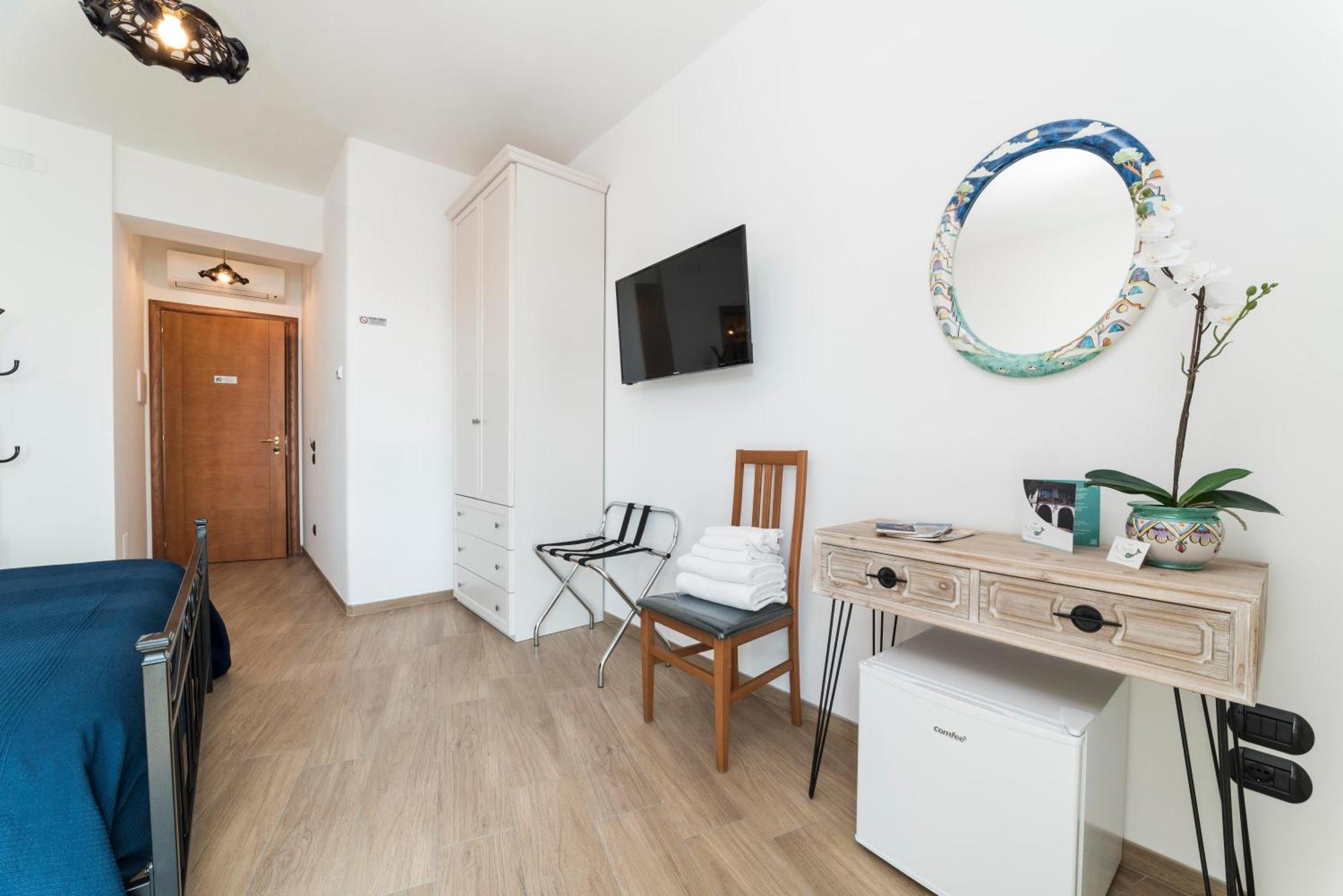 B&B Palazzo Pinto 2 Vietri Bagian luar foto